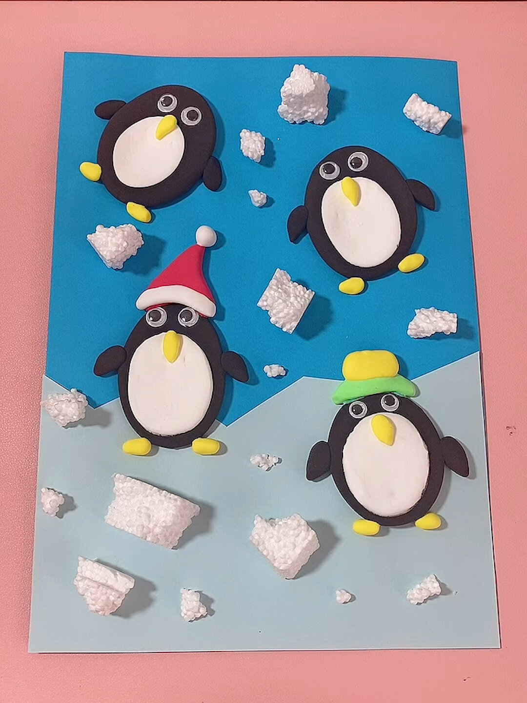 可可爱爱的冰川企鹅