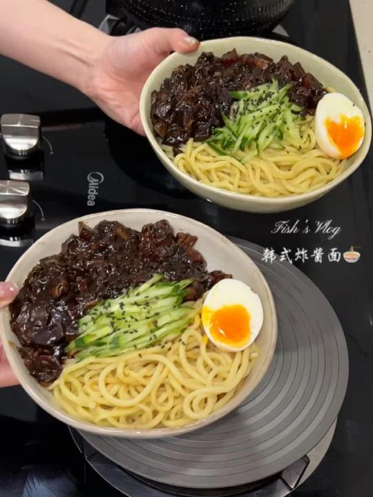 二人食|韩式炸酱面吃起来真的嘎嘎香!