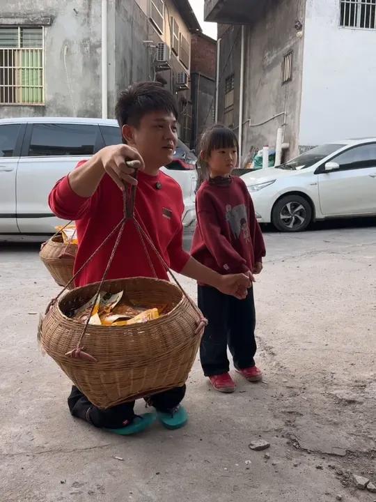 生活慢焗,才有骨子里的韧。尝过盐焗鸭腿,就知火候不负人。