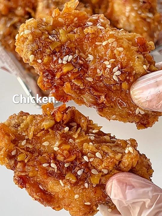 酥脆爆汁好吃到吮手指的蜂蜜黄油炸鸡翅