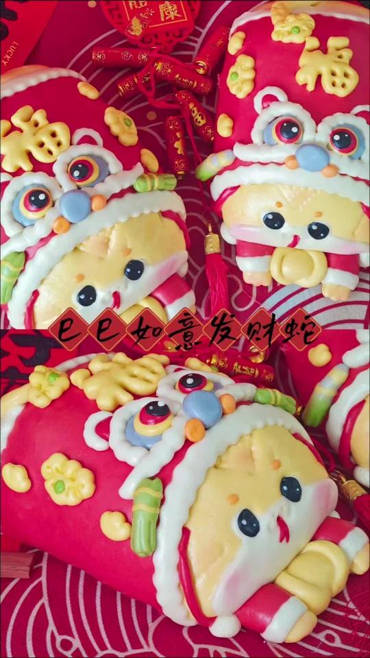 跟今年春晚梦幻联动的巳巳如意发财蛇花馍