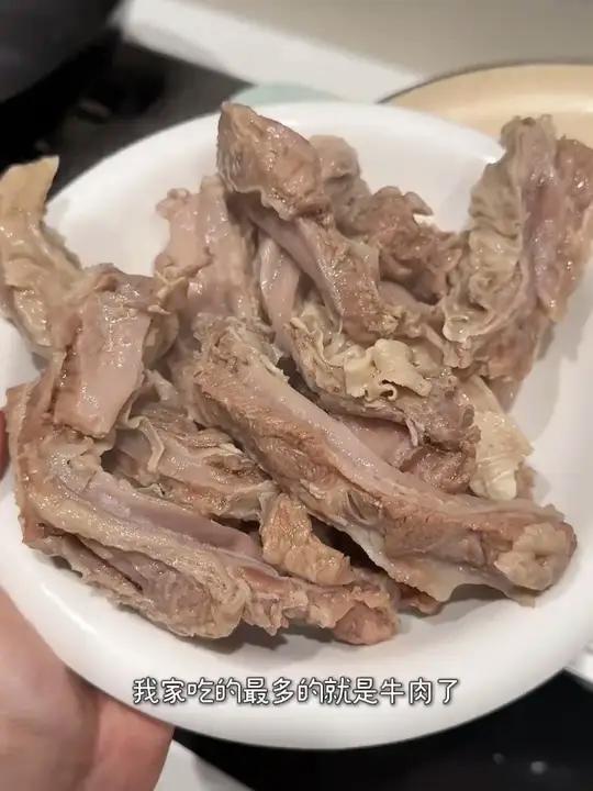 这个安格斯的牛肋条我们家回购都数不清多少次了,有筋有肉有奶香,清炖的做法特别体现品质,而且
