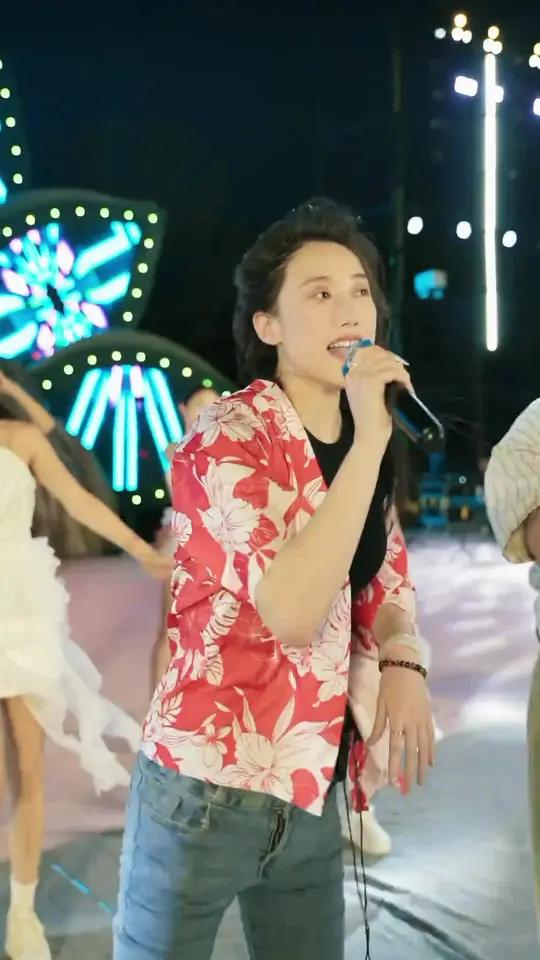 有才艺你就来!地点山东省临沂市河东区汤头镇琅琊勇士主题公园!每晚19.30分准时开播,有梦