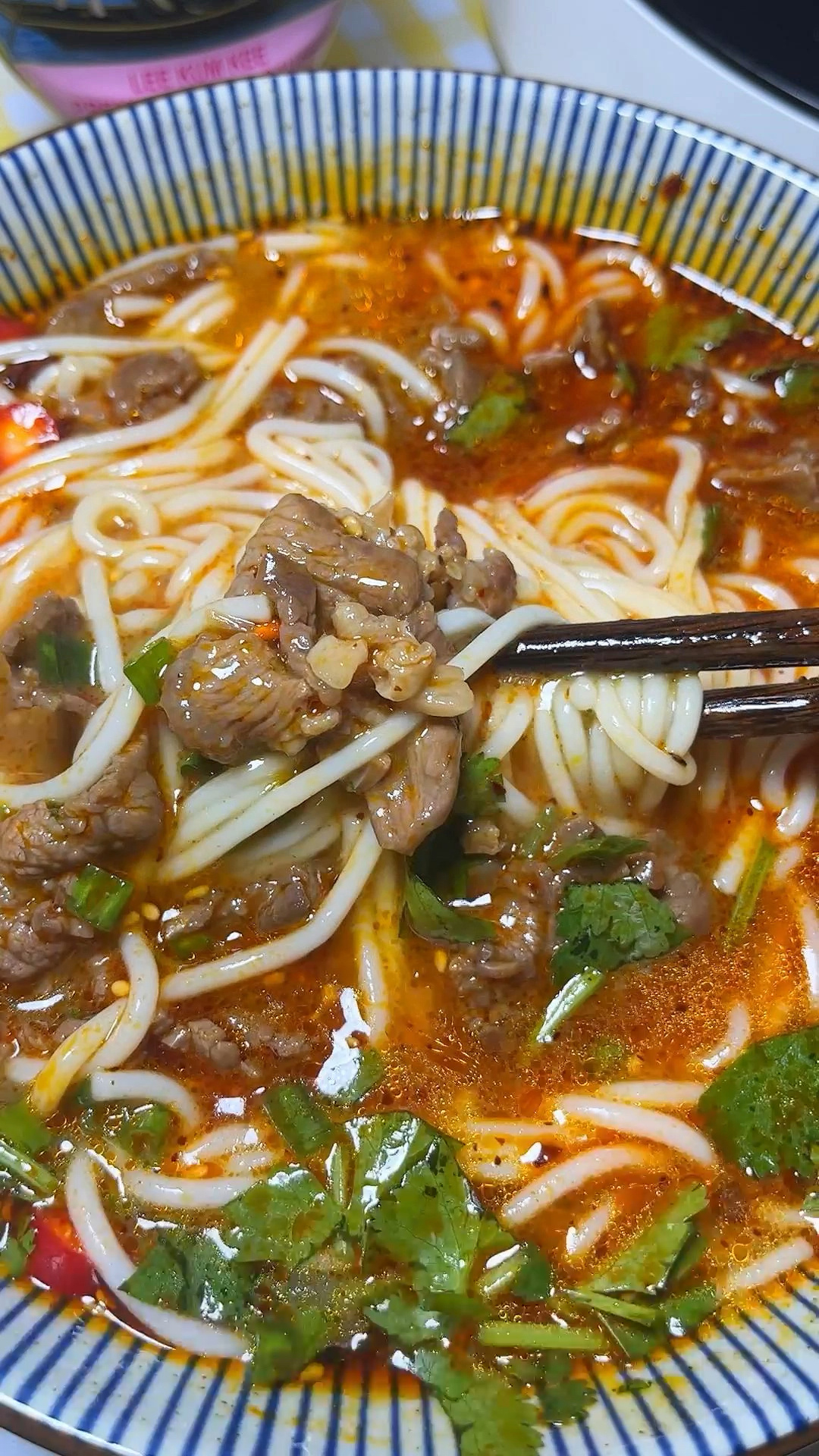 藏不住了这碗酸辣牛肉粉我能吃一辈子