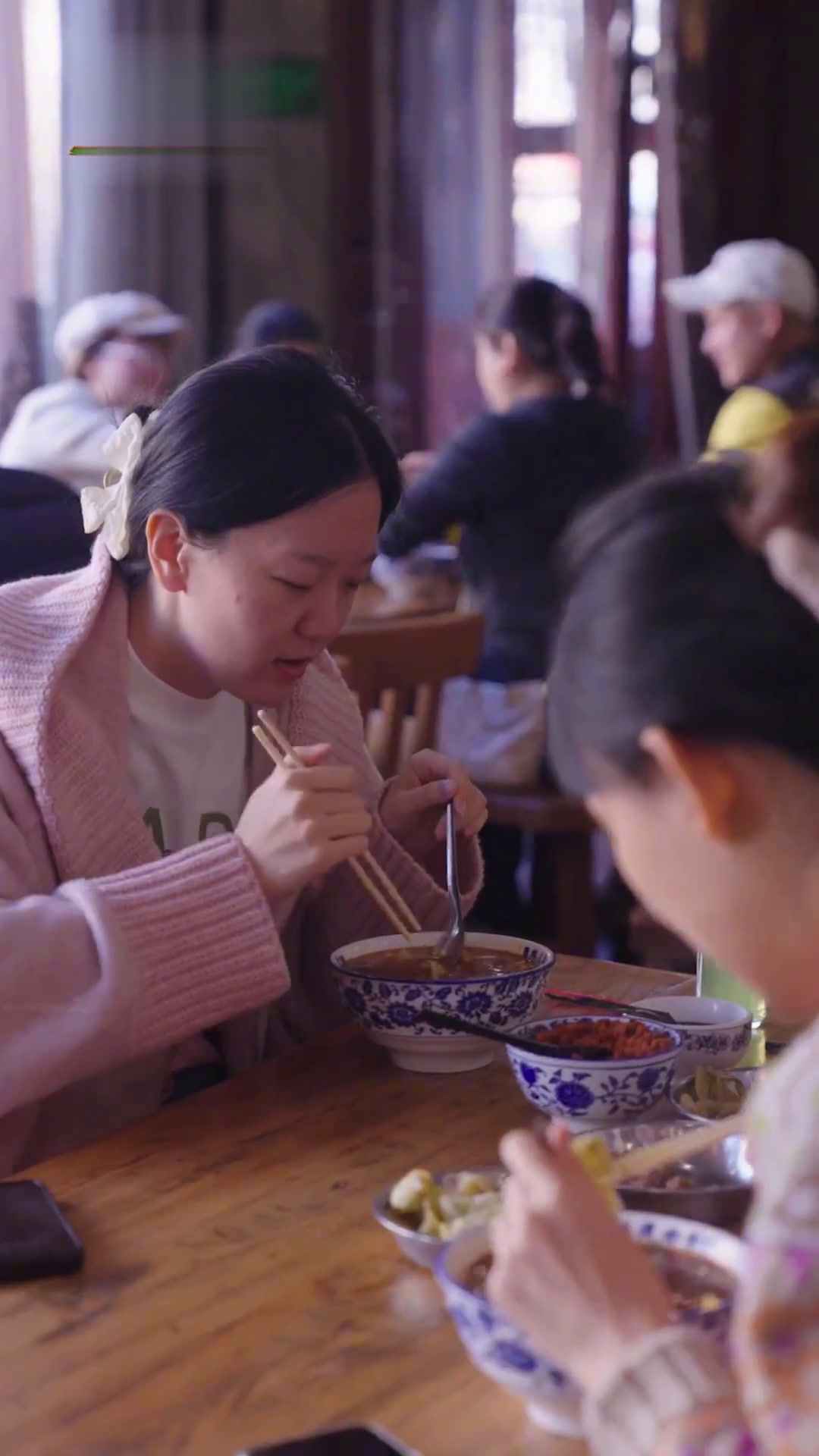 洛阳非遗牛肉汤老店，有人早上5点排队来喝