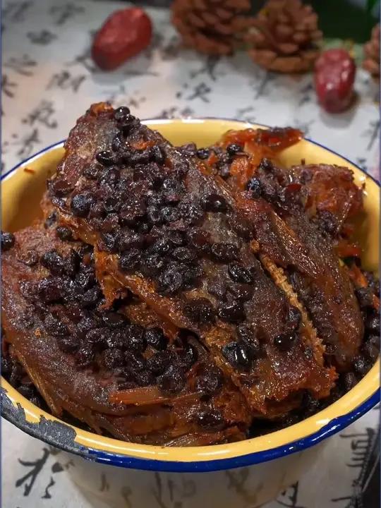 小时候的味道，豆豉鲮鱼罐头，还是那么好吃，那么下饭