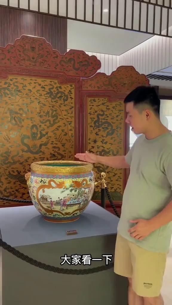 陶瓷材质打造特色鱼缸魅力尽显