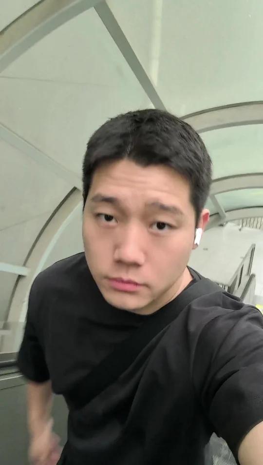 我不知道怎么动了他们的蛋糕!