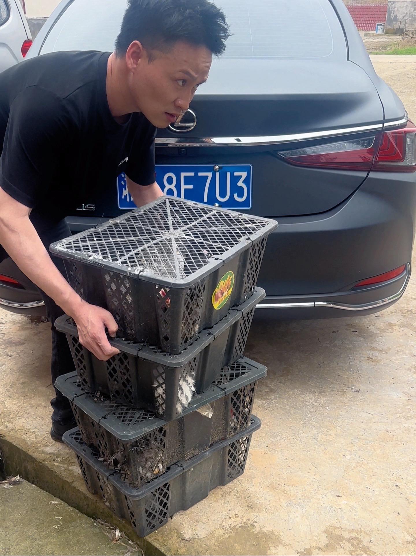 做人就两个字:真诚!做事就两个字:坚持!一个人能走多远靠的不是花言巧语,而是真诚和善良!一