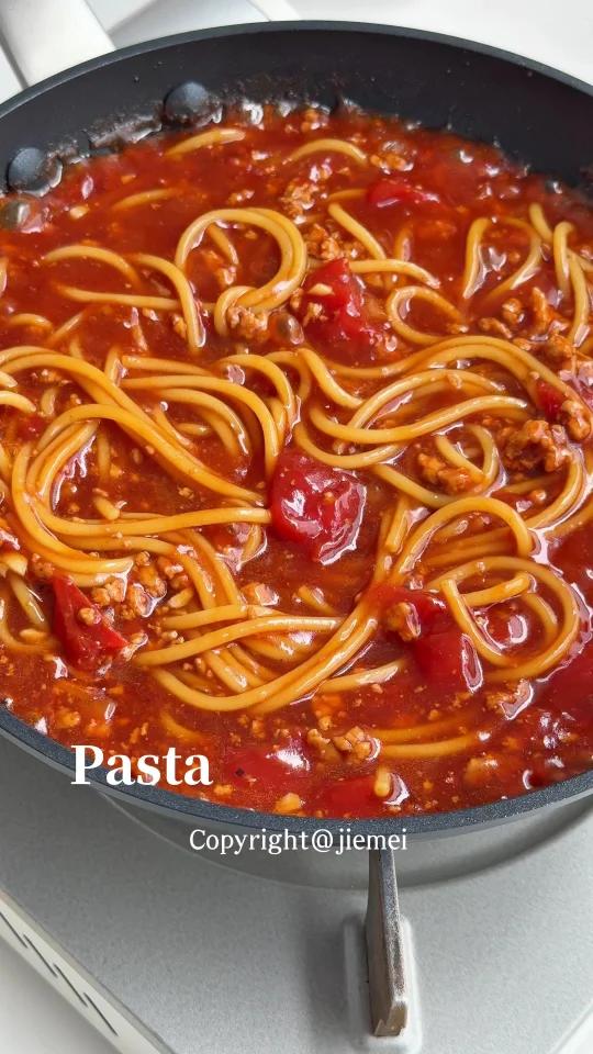 番茄肉酱意面酱汁浓郁巨好吃
