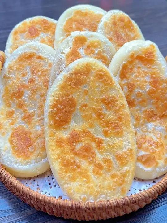 糖酥饼不发不醒 刚出锅是脆的，放凉了非常柔软
