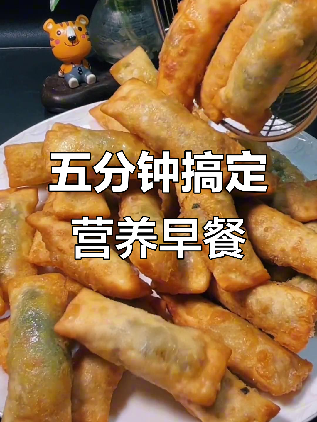 懒人早餐新做法，韭菜鸡蛋炒木耳，比包子油条还好吃