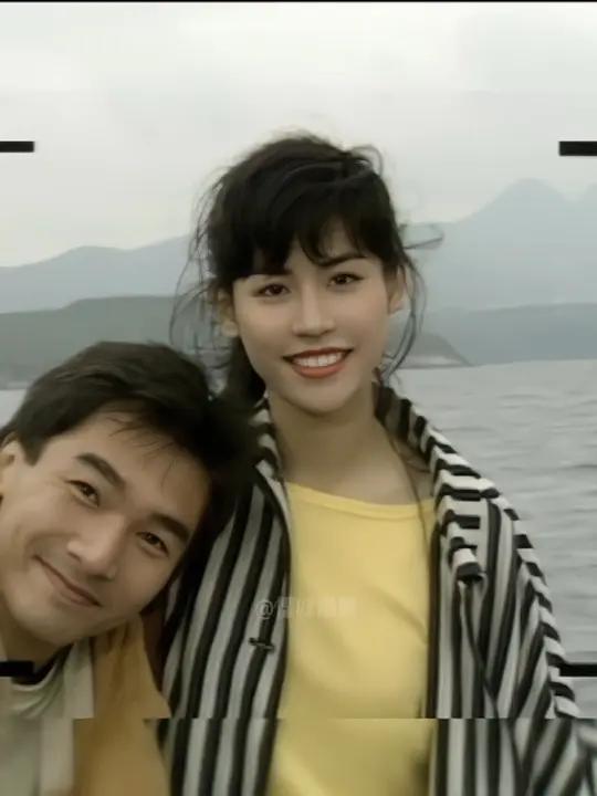 挖野菜前多漂亮啊