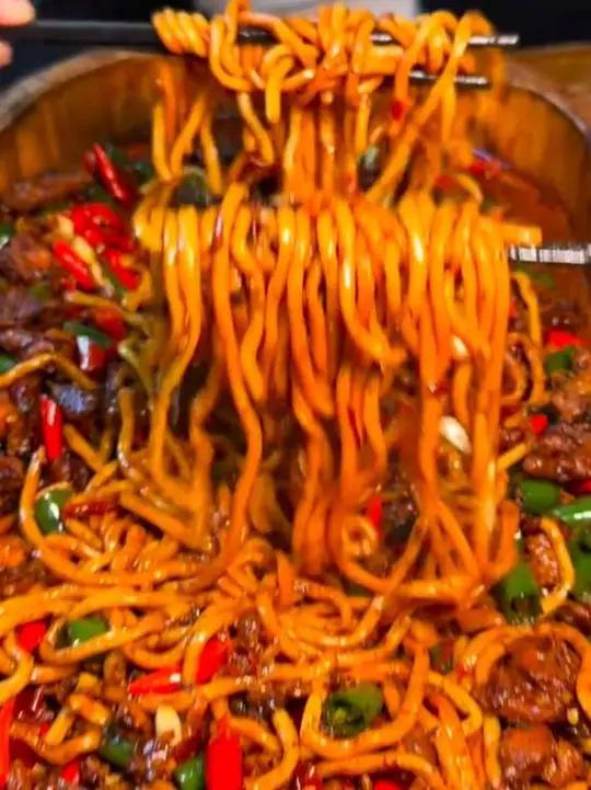 打卡辣子鸡手擀面 