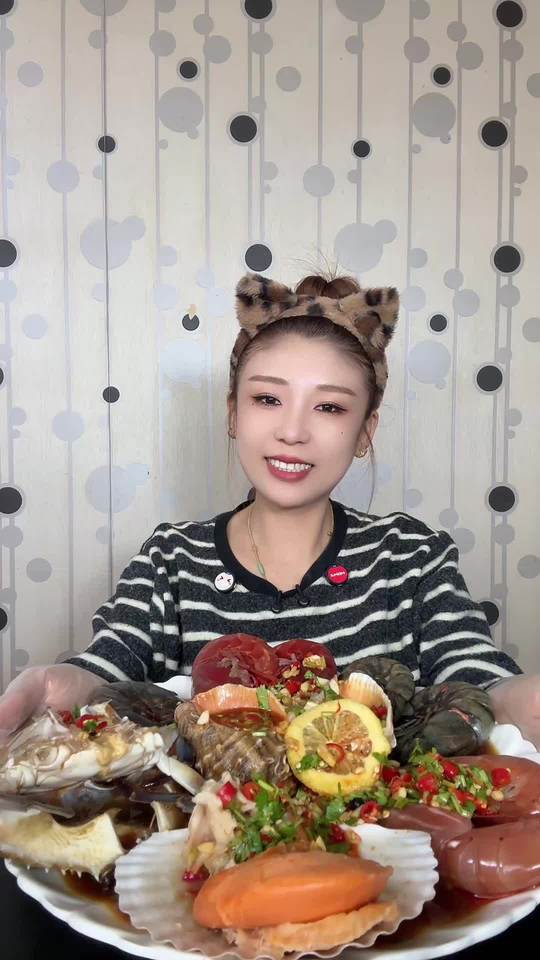 鲜香十足的豪华海鲜拼盘来喽