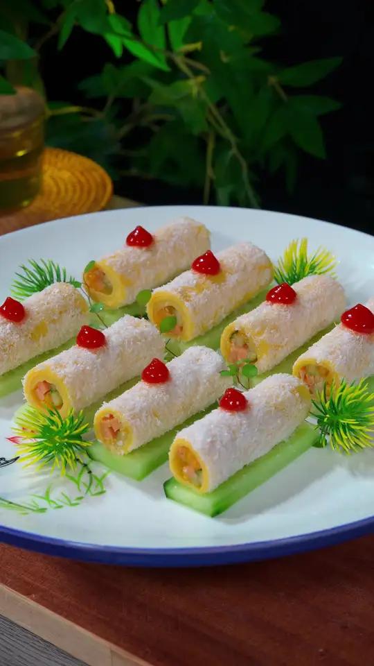 用芒果搭配鸡蛋皮也能做出星级酒店的招牌菜美食，口感层次丰富，高端大气