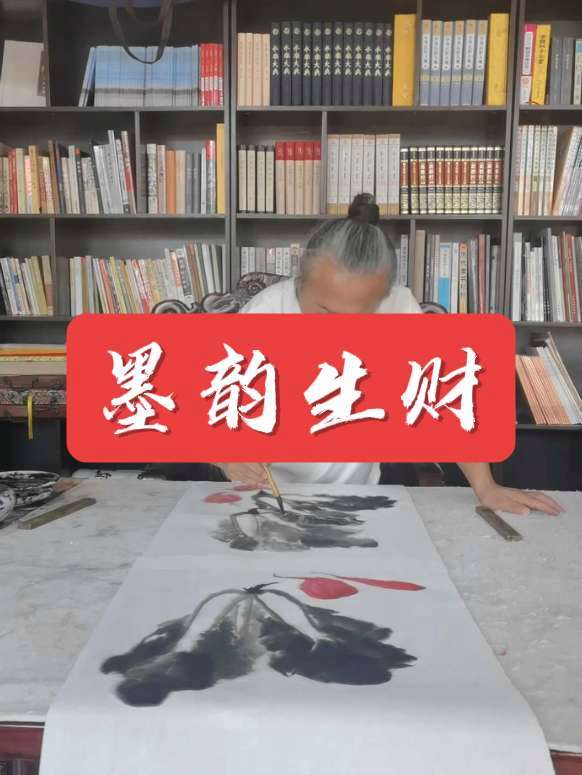 在风水学中,白菜谐音“百财”,是招财纳福的吉祥物。刘文顺在创作时,注重能量布局与气场营造,