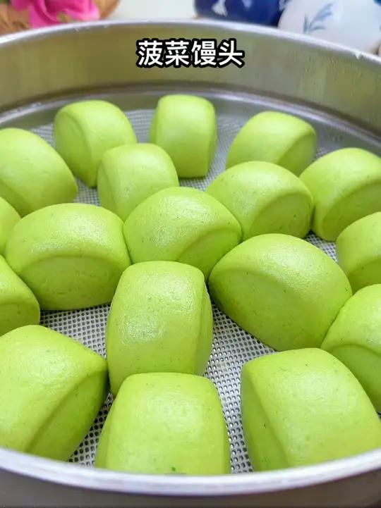 菠菜馒头 孩子不爱吃蔬菜的,就试试这个菠菜馒头吧,好吃还营养做法简单