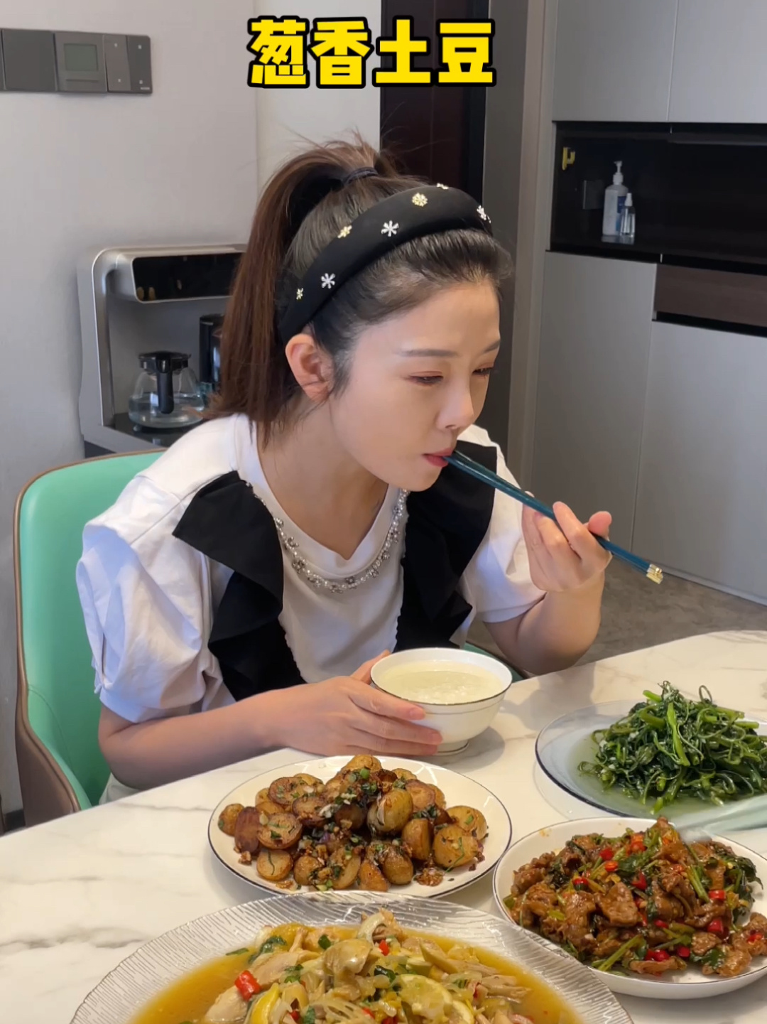 吃稀饭也会配下饭菜哦