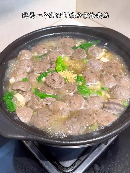 这几天天冷就想吃点热乎的，这个牛肉丸粉丝汤超鲜美