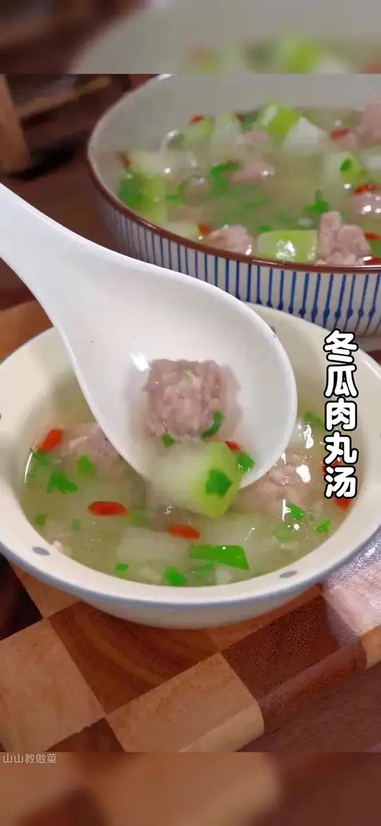 夏天天热容易出汗,你就试试这个冬瓜肉丸汤,做法简单,好喝又营养