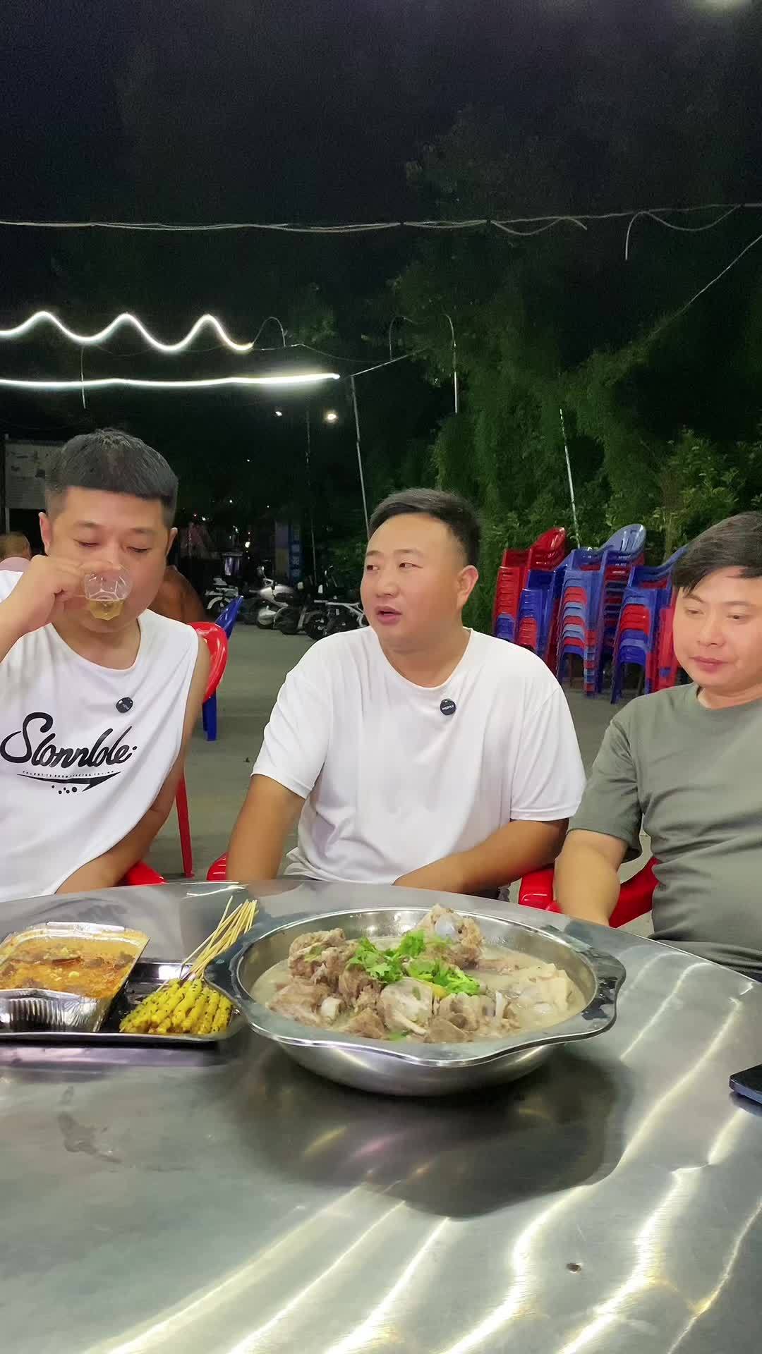 伙计们咋样 抖音美食推荐官 同城发现 温县狮哥