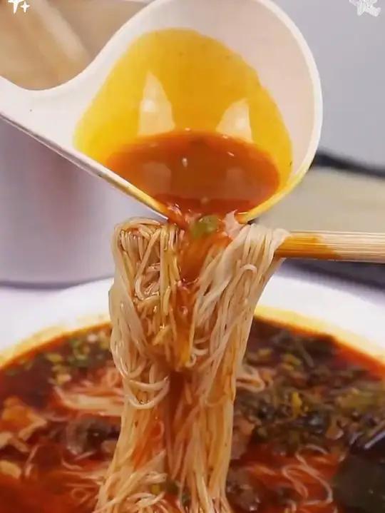 老牌子绵阳米粉,味道好到爆,早餐来一碗绵阳米粉,开启美好的一天!