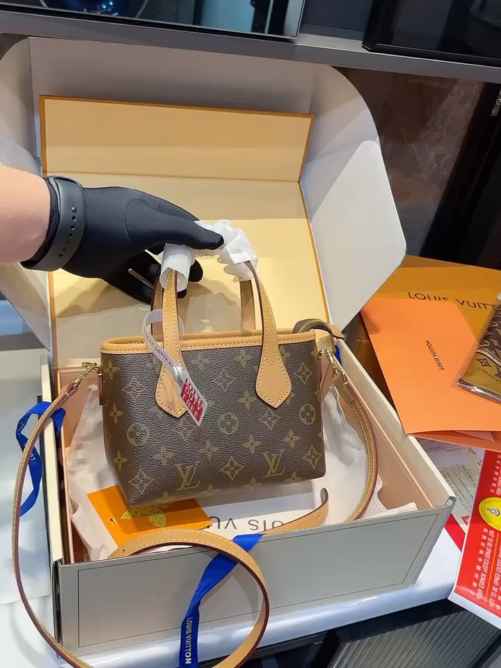 Lv 迷你菜篮子包!