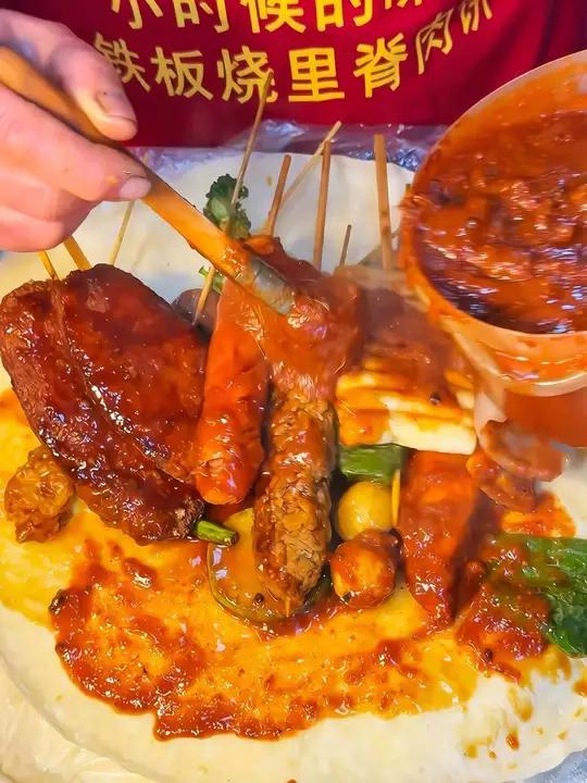 夜宵和好朋友一起吃个豪华炸串卷馍