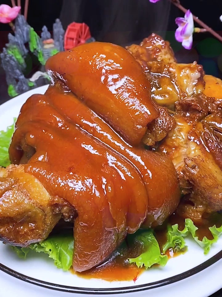 家常美食做法:酱肘子