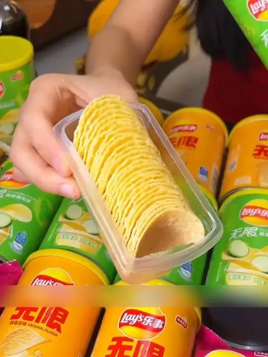 乐事薯片8罐才这个价格,还送可乐,太划算了