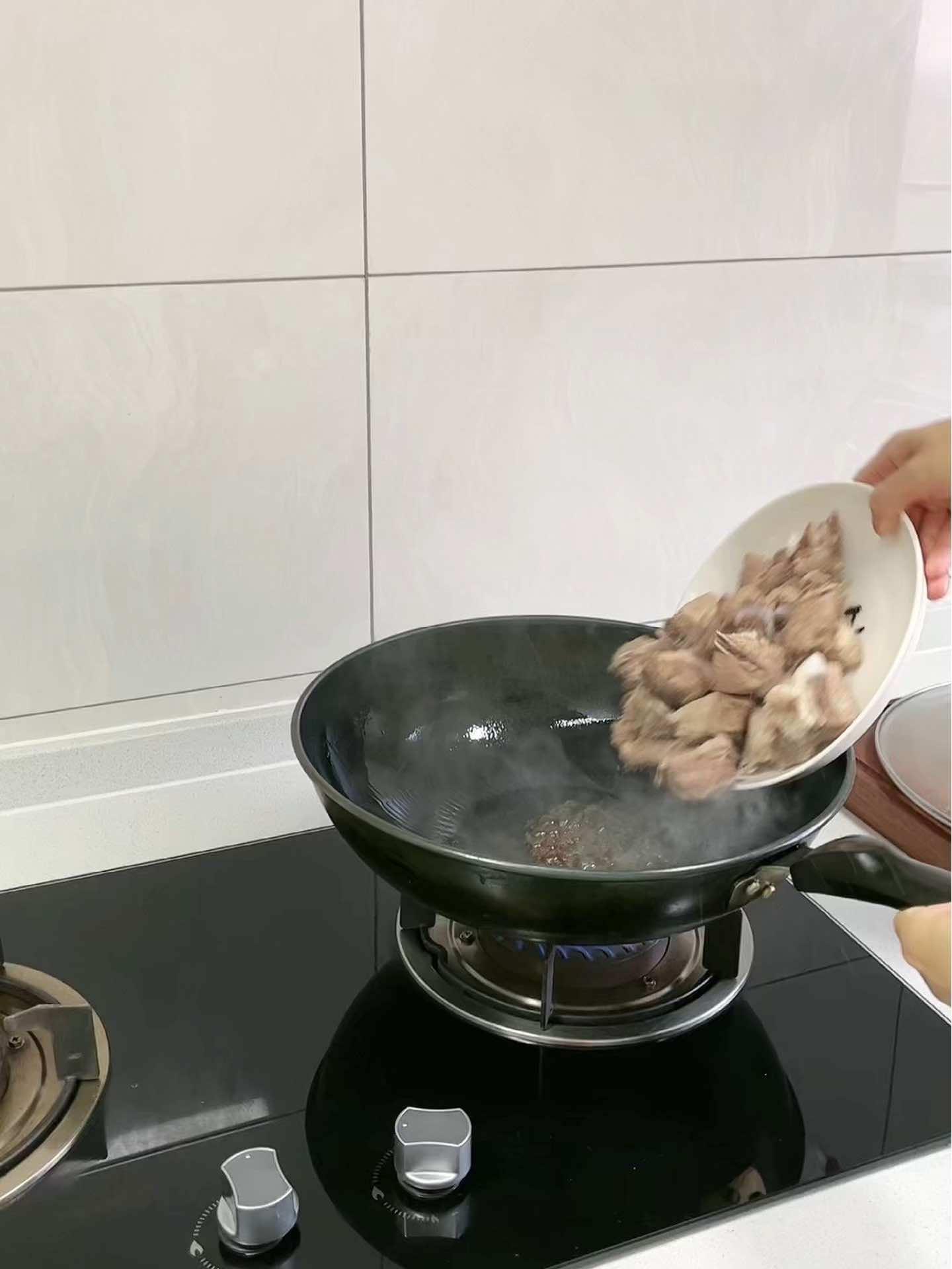 你真的相信下馆子、点外卖是犒劳自己吗?特别是夏天,各种变质的肉类,没有清洗的蔬菜在不知不觉