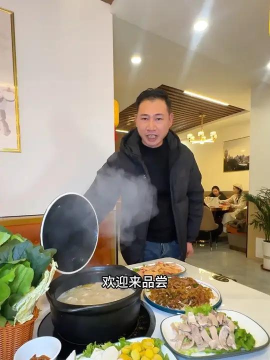 红旗街新来的猪肚鸡火锅！粤菜！
