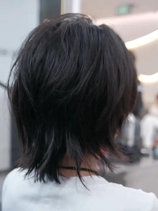 不挑脸型的发型推荐日系狼尾鲻鱼头短发