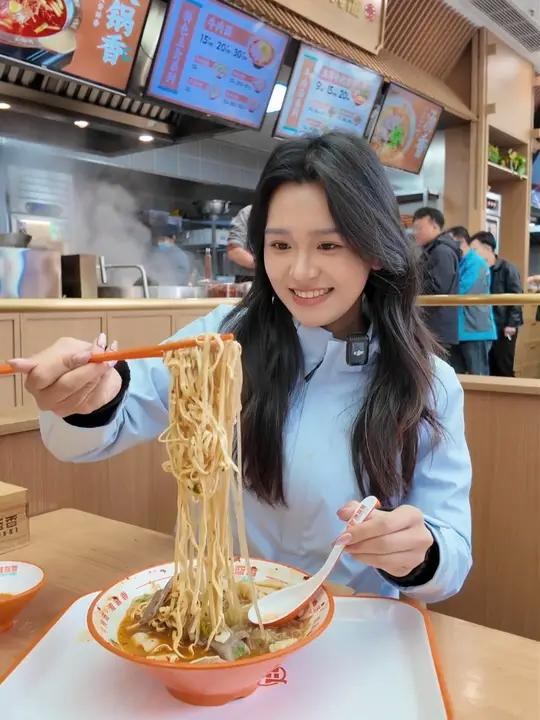 一碗牛肉汤,一座淮南城!体验《六姊妹》同款牛肉汤的热辣滚烫(来源:悦红皖)