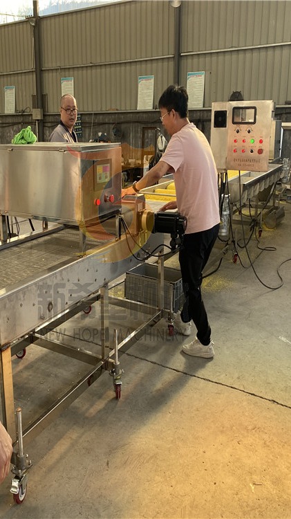 无骨鸡柳怎么粘面包糠