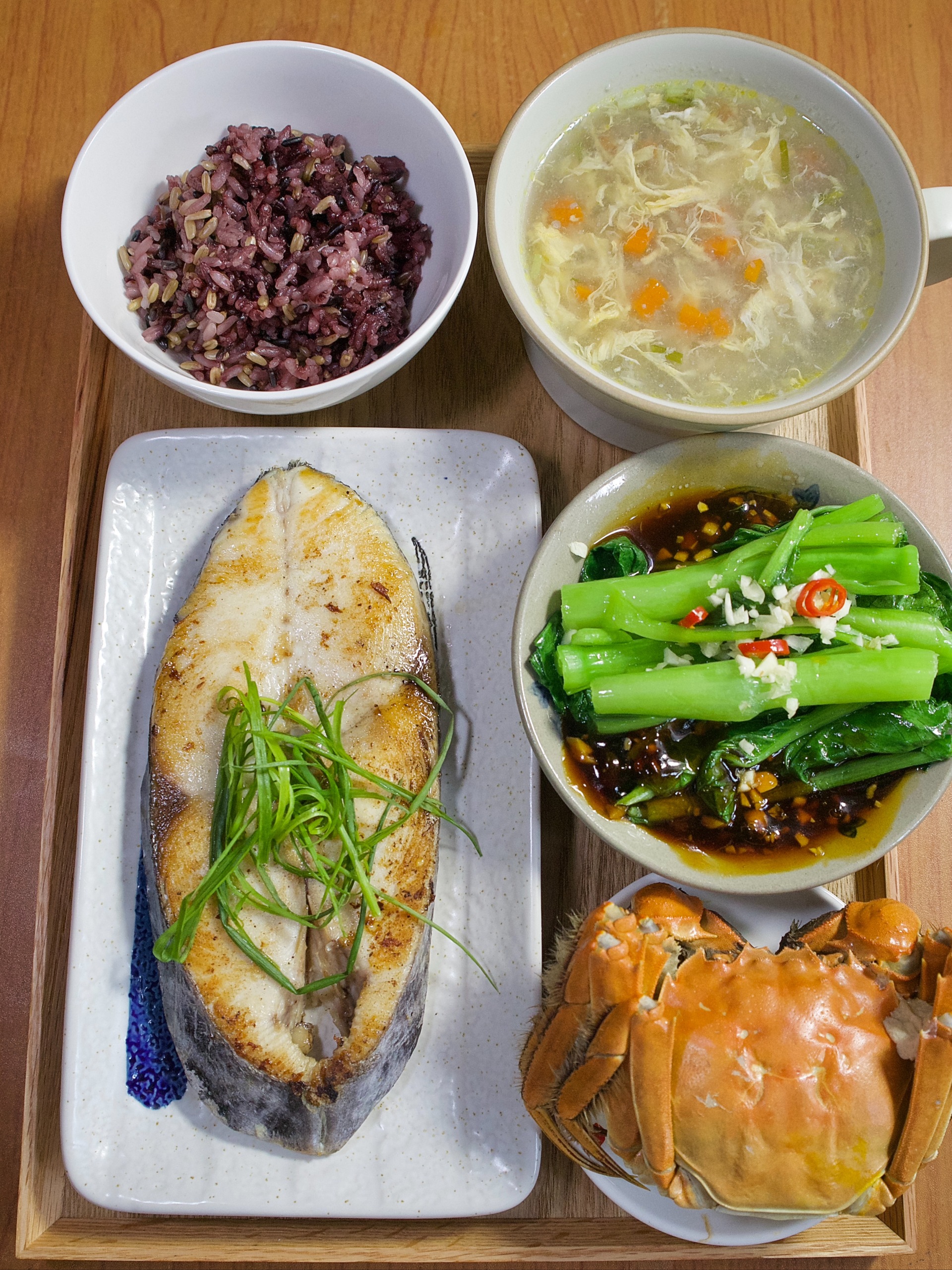 晚餐:香煎马鲛鱼丨白灼菜心丨山药泥蛋羹汤