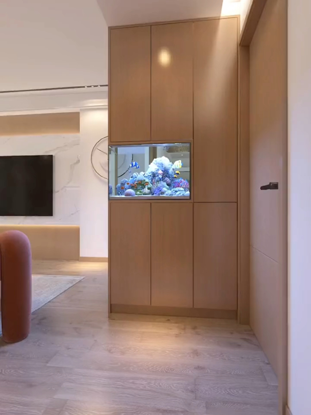 入户门正对隔断玄关屏风鱼缸设计案例分享