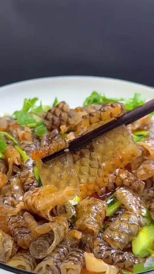 麻辣脆爽鱼皮夏季开胃小凉菜