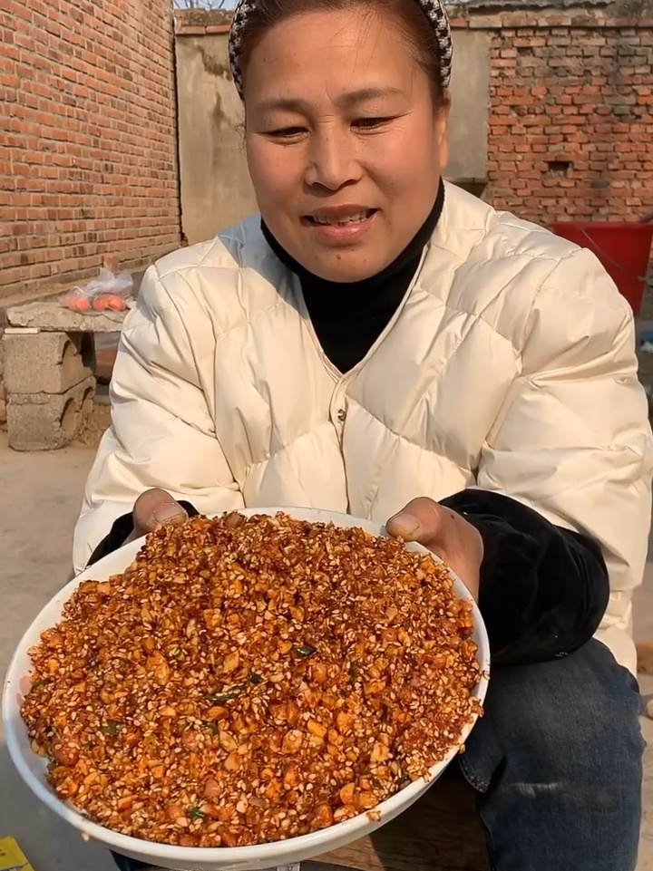 妈呀,我妈做的这个芝麻花生辣椒酱也太好吃