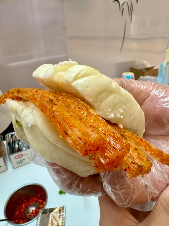 今天吃到了人生馒头辣条好浓烈的馒张力!