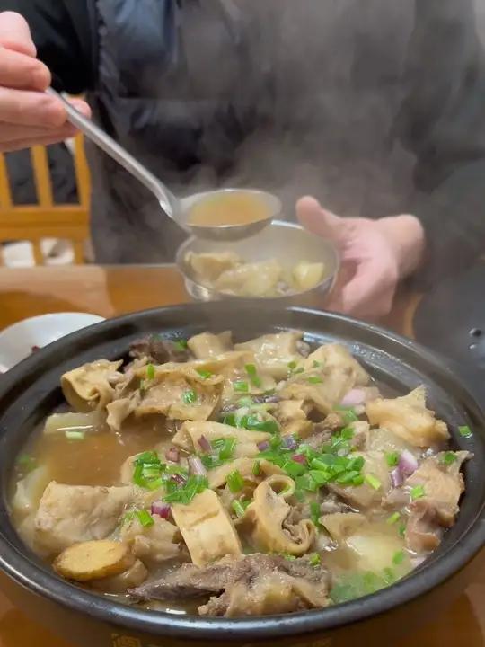 今晚最佳的CP:萝卜和牛腩!搭配上桂林辣椒酱!无敌了#美食