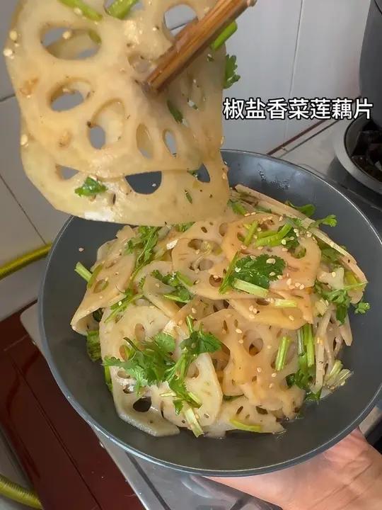 椒盐香菜莲藕,清爽、好吃又解腻!