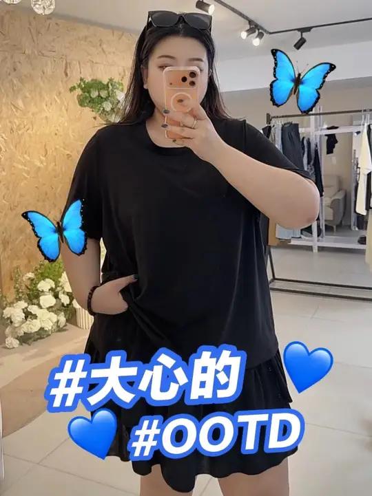 微胖女孩的懒人穿搭天花板 全黑T恤+层层蛋糕裙,藏肉又显俏皮 墨镜一戴,随性又酷飒,出门不
