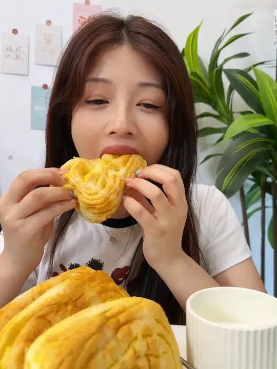 吃一次就会爱上的椰蓉面包,早餐吃这个也太棒了 大人小孩都爱吃 面包 早餐吃什么 妈呀太香 