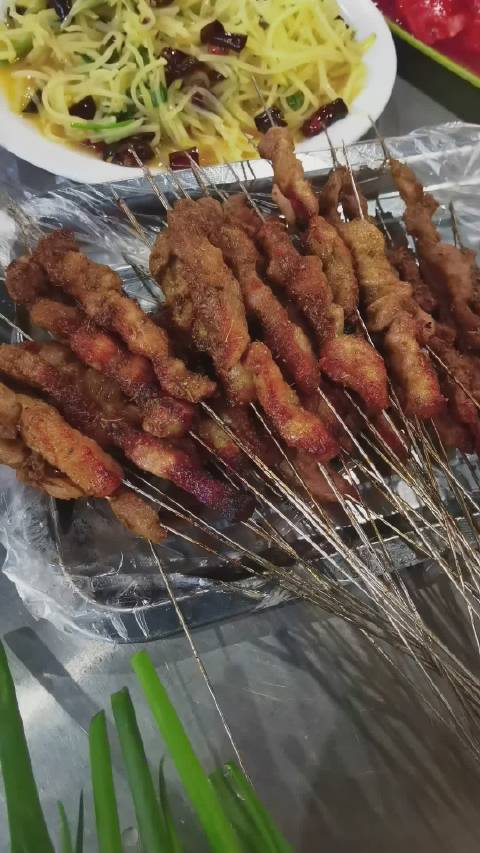 滨州最美五月「又到了撸串喝啤酒的季节」人间烟火气,最抚凡人心～忙完一天的工作,卸下一身疲惫