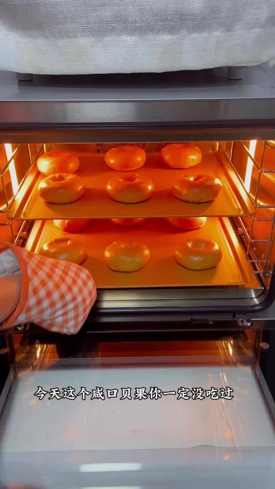 巨巨巨好吃的培根香菜贝果