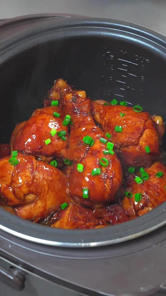 菠萝鸡腿的做法 以后鸡腿买回家可以试试我这个酸甜可口的菠萝鸡腿,做法简单还好吃#菠萝鸡腿 