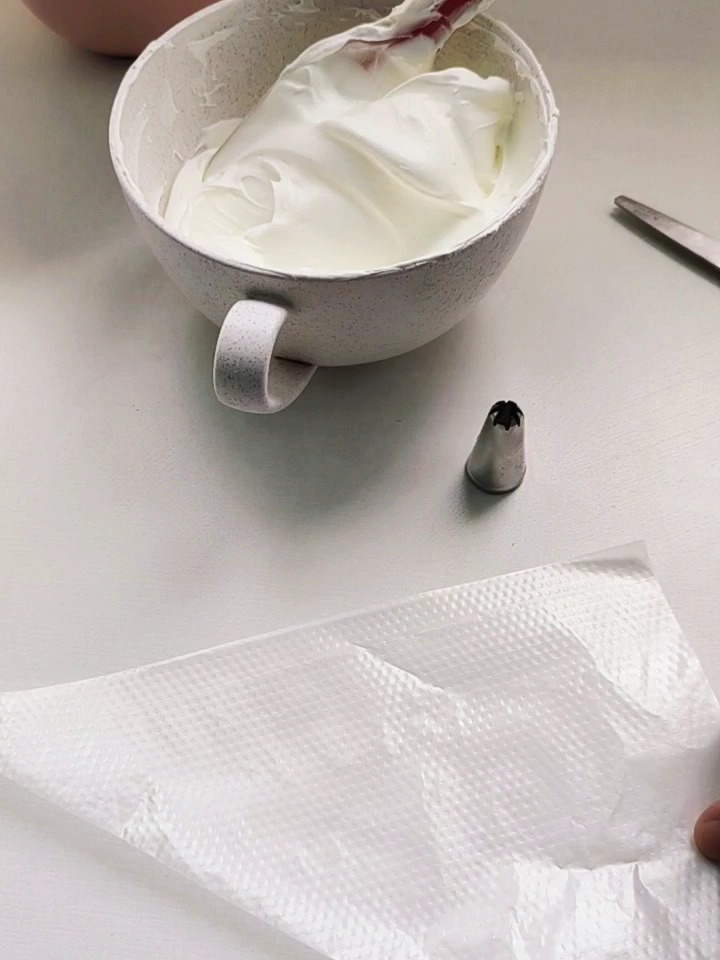 教你如何使用裱花袋裱花嘴