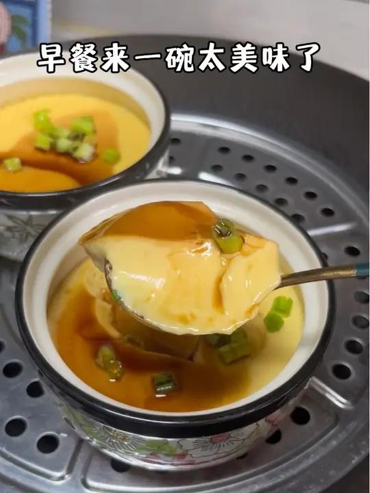 开水蒸蛋,0失败教程:2个鸡蛋+120毫升水 倒开水后再搅散,放心不会变成蛋花汤 水开后上